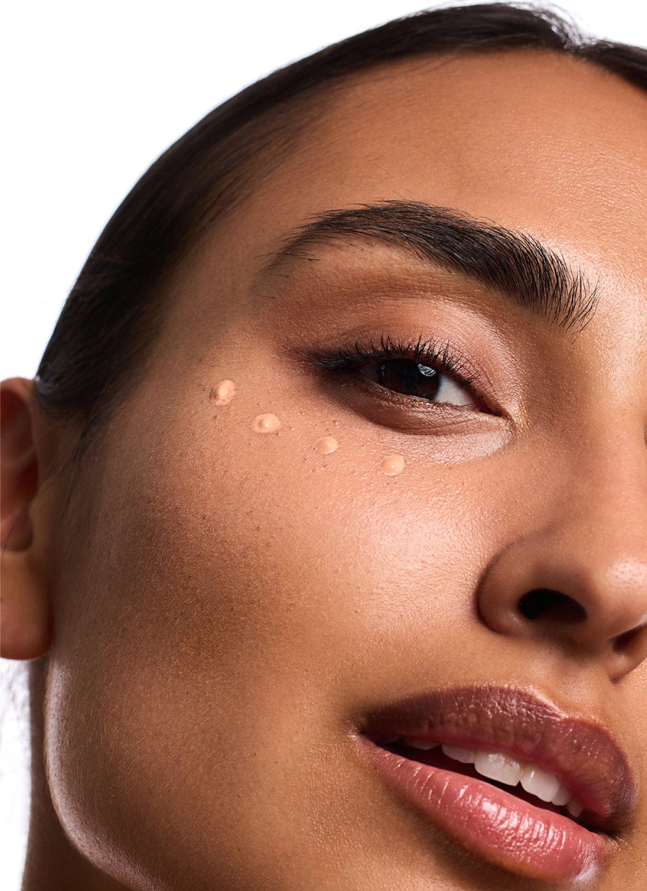 Eye Corrector SPF 41 with Peptides and Snow Mushroom